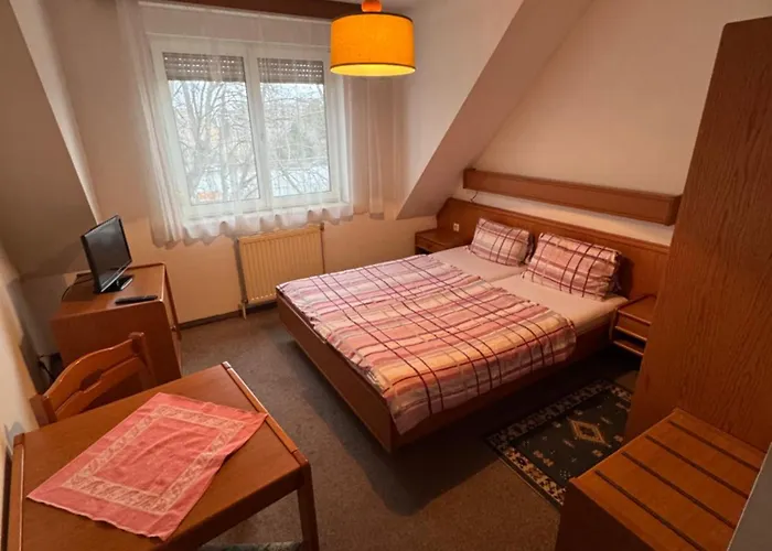 Kronberger Haus Oberlaa Konukevi 3*